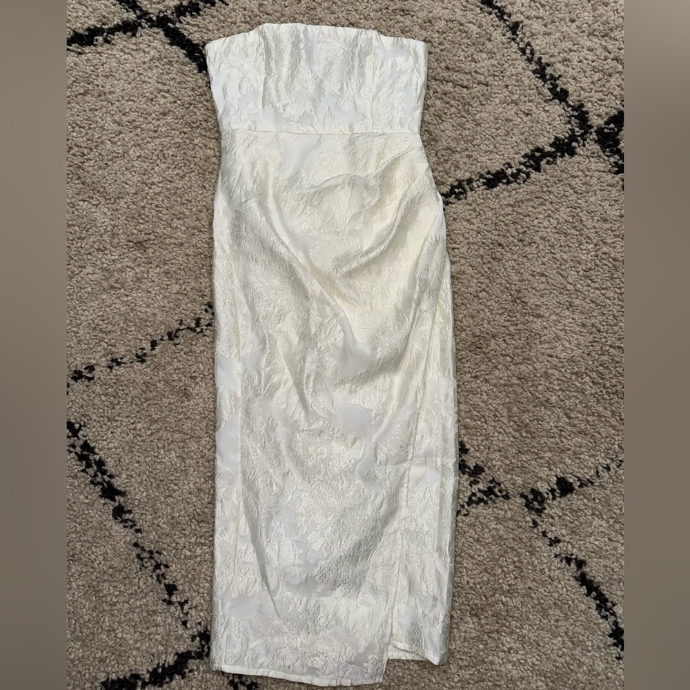 SHOWPO Strapless White Dress NWT Size 4